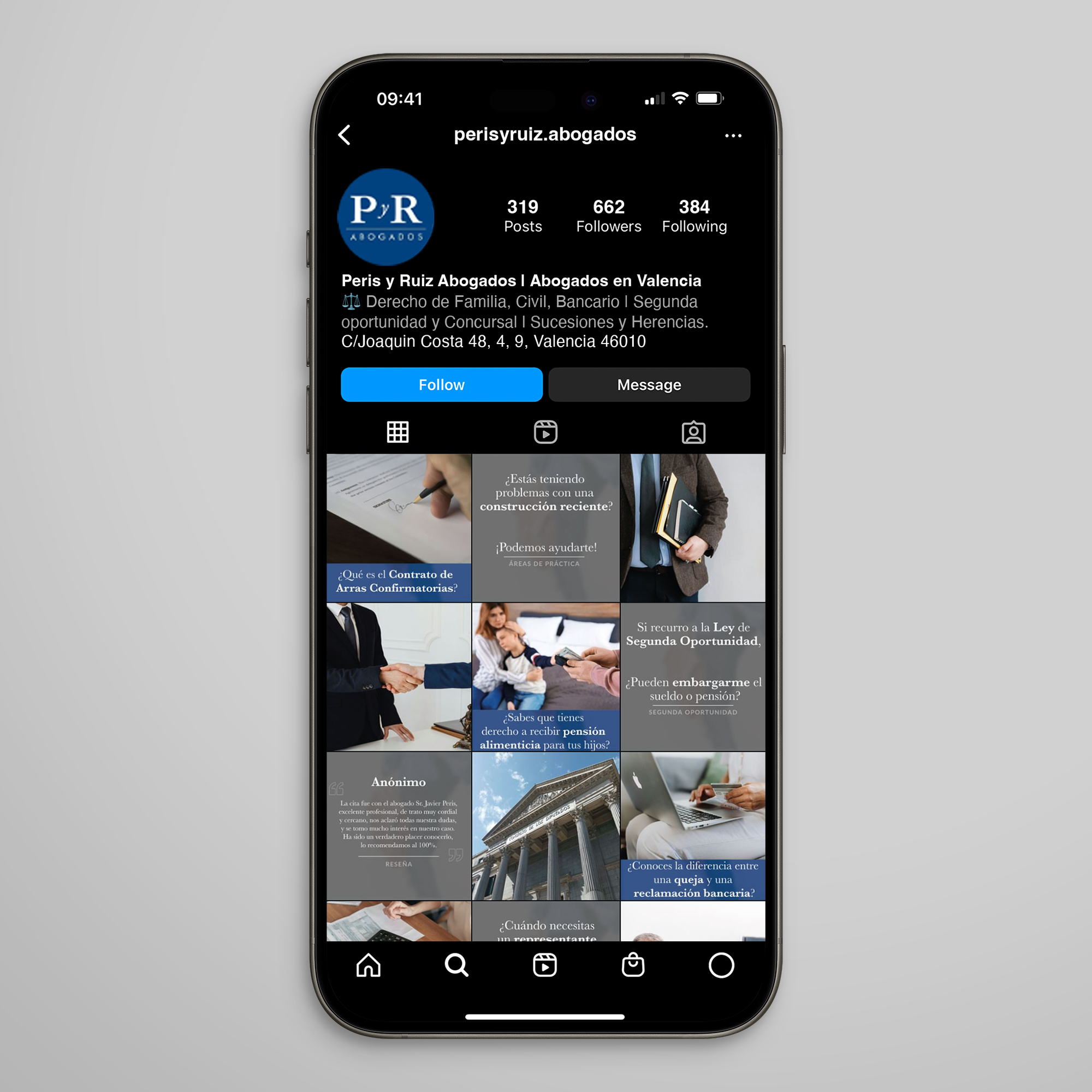 Visualización del feed de Instagram de Peris y Ruíz Abogados en dispositivo móvil