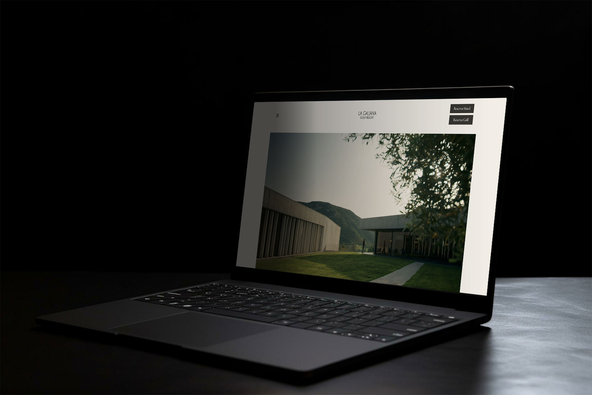 Mockup de la web de La Galiana en laptop